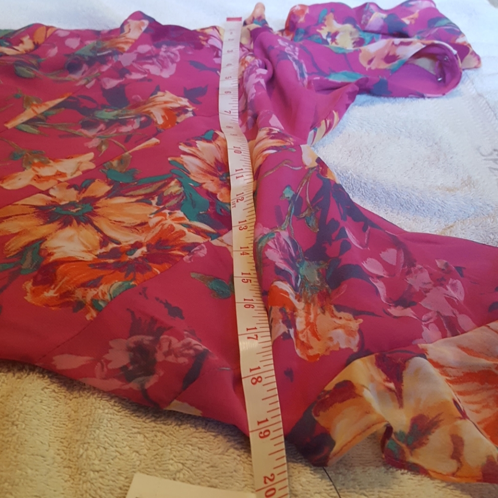 Women's New American Living v- neck dress size 6 - Picture 6 of 8